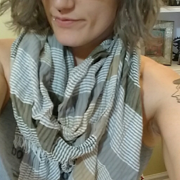 Scarf bundle - Picture 2 of 4